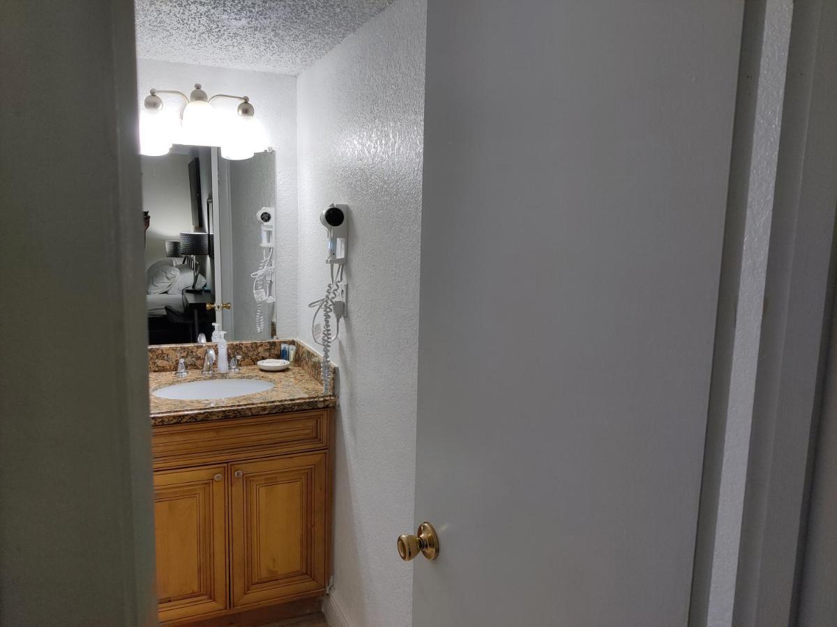 Centauri Vacation Rentals Beautiful 2-Bedroom Condo, Near All Orlando Attractions, Free Parking & Wi-Fi, King Bed, #1 Exterior foto