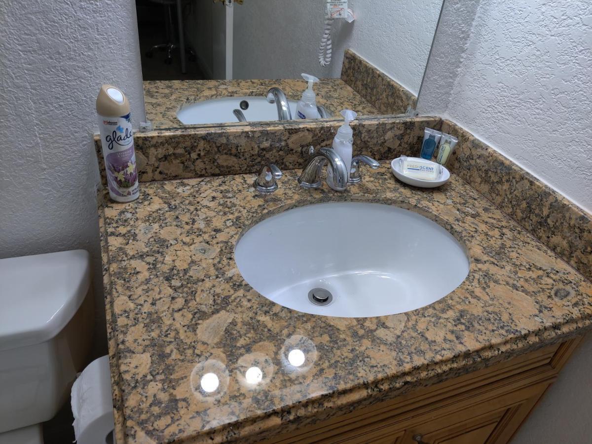 Centauri Vacation Rentals Beautiful 2-Bedroom Condo, Near All Orlando Attractions, Free Parking & Wi-Fi, King Bed, #1 Exterior foto