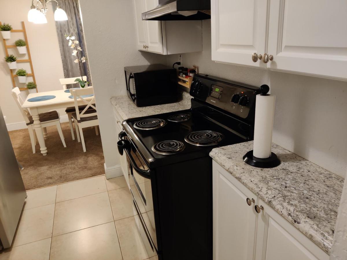 Centauri Vacation Rentals Beautiful 2-Bedroom Condo, Near All Orlando Attractions, Free Parking & Wi-Fi, King Bed, #1 Exterior foto